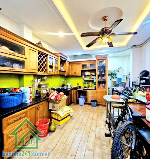 MTKD BÀU CÁT – KHU VIP CAO TẦNG - DT: 72M² (4X18) – 4 TẦNG BTCT – 5PN – 5WC - SẴN DÒNG TIỀN 25TR/THÁNG ✔ Mặt tiền khu Bàu Cát, trục kinh doanh sầm uất ✔ Khu cao tầng – phân lô đồng bộ, đẹp bậc nhất Tân Bình ✔ Xung quanh khách sạn, nhà hàng, dịch vụ hoạt đ