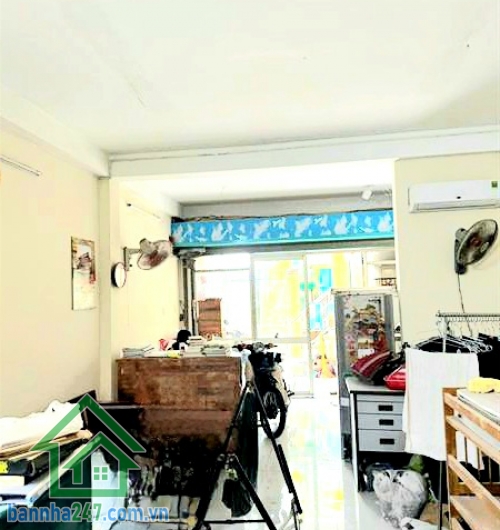 CHỈ 9,5 TỶ - KHU VIP HIẾM NHÀ BÁN – PHƯỜNG 4, TÂN BÌNH – HẺM Ô TÔ TRÁNH – 3 TẦNG BTCT – 3PN, 3WC DT: 4,2 x 12m (vuông A4). Kết cấu 1 trệt, 2 lầu BTCT kiên cố