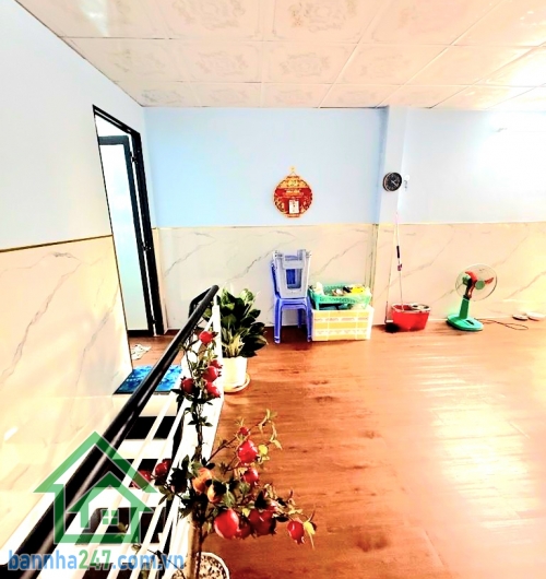 CHỈ 3.99 TỶ - NHÀ 2 TẦNG – TÂN SƠN NHÌ - TÂN PHÚ - DT: 34m² - 2 PN + 2 WC * DT: 34m² (4 x 8.5m), 2 tầng, hiện đang cho thuê 6tr/tháng * Cách mặt tiền Tân Sơn Nhì chỉ vài bước chân, giáp Tân Bình, vài phút ra nhà ga T3 sân bay Tân Sơn Nhất