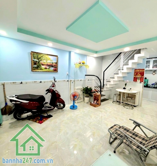 CHỈ 3.99 TỶ - NHÀ 2 TẦNG – TÂN SƠN NHÌ - TÂN PHÚ - DT: 34m² - 2 PN + 2 WC * DT: 34m² (4 x 8.5m), 2 tầng, hiện đang cho thuê 6tr/tháng * Cách mặt tiền Tân Sơn Nhì chỉ vài bước chân, giáp Tân Bình, vài phút ra nhà ga T3 sân bay Tân Sơn Nhất