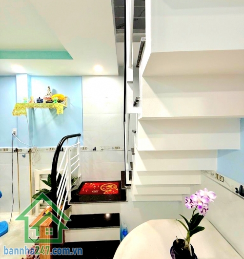 CHỈ 3.99 TỶ - NHÀ 2 TẦNG – TÂN SƠN NHÌ - TÂN PHÚ - DT: 34m² - 2 PN + 2 WC * DT: 34m² (4 x 8.5m), 2 tầng, hiện đang cho thuê 6tr/tháng * Cách mặt tiền Tân Sơn Nhì chỉ vài bước chân, giáp Tân Bình, vài phút ra nhà ga T3 sân bay Tân Sơn Nhất