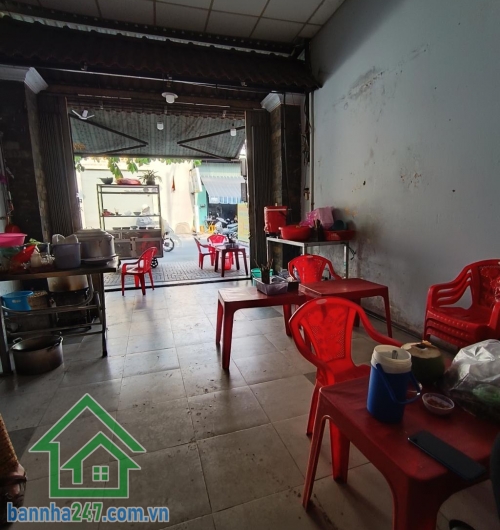 CHỈ 10 TỶ – MẶT TIỀN HẺM NHỰA 12M - THÔNG – ĐẸP NHẤT LÊ VĂN QUỚI – XE TẢI VÀO TẬN NHÀ – 100M² Diện tích: 100m² (4.2 x 25) – vuông vức, cực đẹp. 