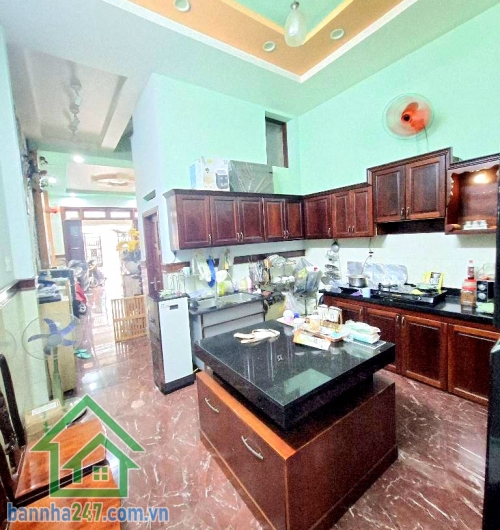 CHỈ 8.6 TỶ – HẺM 10M THÔNG – HƯƠNG LỘ 2 – NHÀ 4 TẦNG BTCT – DT: 80M² – 4PN - 4WC - NỘI THẤT GỖ CAO CẤP Vị trí: Gần Hương Lộ 2, trung tâm Bình Tân – hẻm xe hơi rộng 8m.