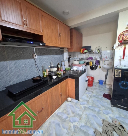 MẶT TIỀN KINH DOANH ĐƯỜNG 10M – SẦM UẤT – NHÀ 3 TẦNG – VIEW THOÁNG – CHỈ 6 TỶ Diện tích: 50m² – sổ hồng riêng – hoàn công đầy đủ. Kết cấu: 1 trệt, 1 lửng, 1 lầu.