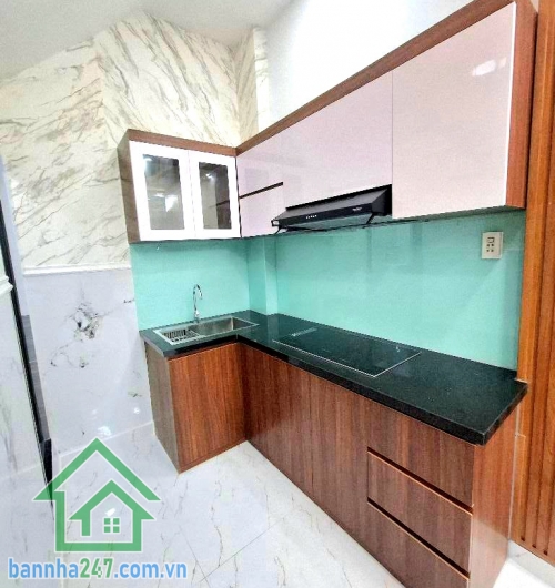 CHỈ 5,08 TỶ – TRUNG TÂM QUẬN 10 - HẺM 4M – 4 TẦNG BTCT – 3PN – 4WC - GẦN BV HÒA HẢO – CHỢ RẪY – UEH Kết cấu: 4 Tầng BTCT (1 trệt, 3 lầu), ban công thoáng, 3PN - 4WC, Đúc BTCT chắc chắn, mua về ở ngay