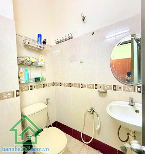 CHỈ 8,6 TỶ – NHÀ ĐẸP KHU VIP BÀU CÁT – TÂN BÌNH – HẺM NHỰA 5M Ô TÔ VÀO TẬN NHÀ - 4PN, 5WC * DT: 4x13m (51m²) – Kết cấu BTCT 4 tầng, gồm 4PN, 5WC, có phòng thờ, giếng trời, sân thượng trước sau thoáng mát.