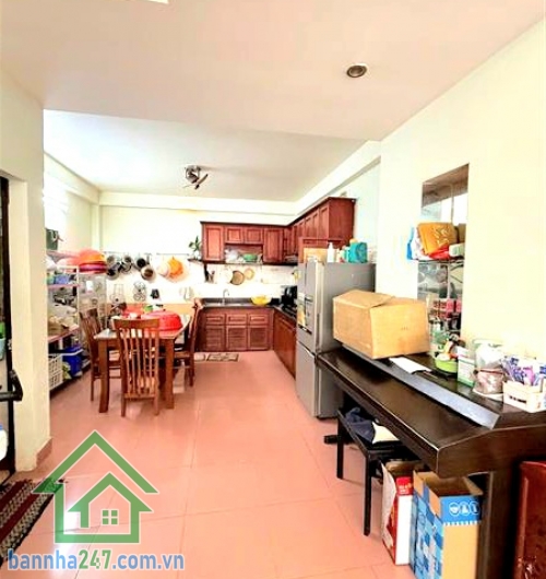 CHỈ 8,6 TỶ – NHÀ ĐẸP KHU VIP BÀU CÁT – TÂN BÌNH – HẺM NHỰA 5M Ô TÔ VÀO TẬN NHÀ - 4PN, 5WC * DT: 4x13m (51m²) – Kết cấu BTCT 4 tầng, gồm 4PN, 5WC, có phòng thờ, giếng trời, sân thượng trước sau thoáng mát.