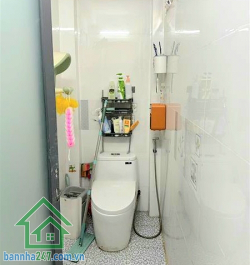 CHỈ 5,95 TỶ – NHÀ 2 MẶT TIỀN ĐẸP – PHẠM VĂN HAI, TÂN BÌNH – 4 TẦNG BTCT – 3PN – 3WC – Ở NGAY! Vị trí: Trung tâm Phạm Văn Hai – Tân Bình, gần chợ, trường học, bệnh viện, chỉ vài phút ra đến sân bay Tân Sơn Nhất. 