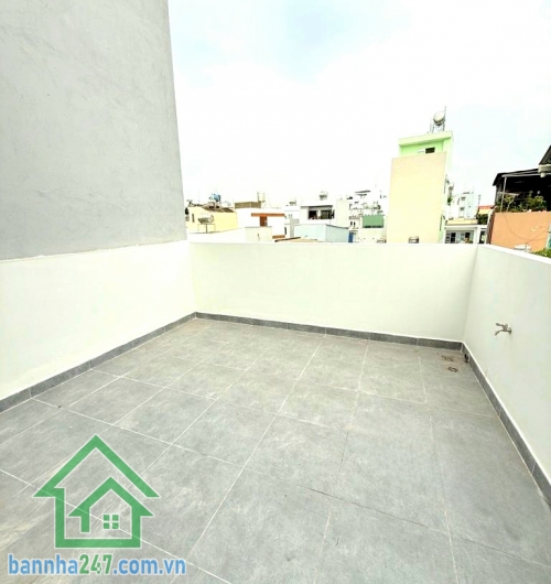 CHỈ 6,7 TỶ - NGAY TRUNG TÂM TÂN PHÚ – TÂN SƠN NHÌ – NHÀ MỚI Ở NGAY - 4 TẦNG – FULL NỘI THẤT – GẦN AEON MALL – 4PN – 3WC Diện tích: 56m² Kết cấu: 1 trệt – 2 lầu – sân thượng trước sau. Công năng: 4PN – 3WC – phòng khách – bếp