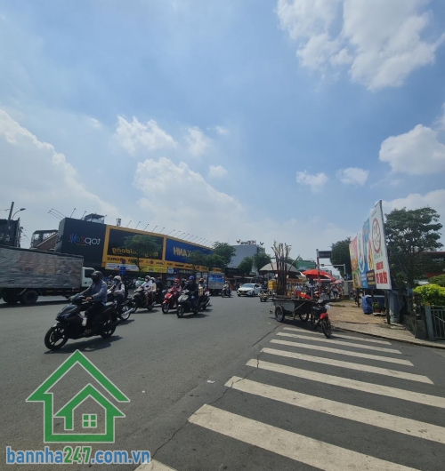 NHÀ HẺM XE HƠI – LÊ TRỌNG TẤN – GẦN AEON TÂN PHÚ Diện tích: 4.1 x 15m – công nhận đủ 62m²