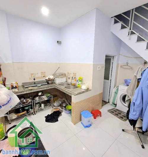 CHỈ 4,9 TỶ – HẺM 3M THÔNG – NHÀ MỚI Ở NGAY – NI SƯ HUỲNH LIÊN, P10 – GIÁP KHU BÀU CÁT – DT 51M² (4,1x13)M Kết cấu: 1 trệt 1 lầu – gồm 3PN, phòng khách, bếp, ban công.
