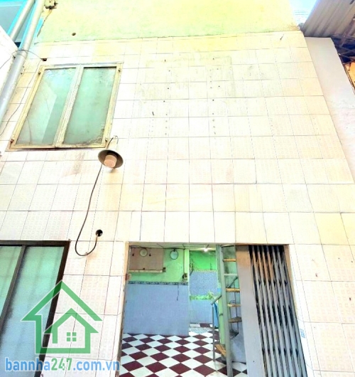 CHỈ 3,4 TỶ - KHU TRUNG TÂM Q11 - GIÁP Q10 - NHÀ 2 TẦNG KIÊN CỐ - DT: 21M² (3.55 x5.85)m - 2PN - 2WC Vị trí: Lê Đại Hành, P.15, Q.11 – giáp ranh Q10, Tân Bình...