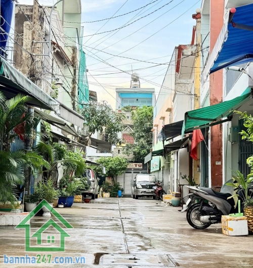 CHỈ 4,75 TỶ – SIÊU HIẾM – HẺM XE HƠI QUAY ĐẦU – BÌNH TÂN, SÁT AEON TÂN PHÚ - DT: 41m² (4 X 10)M - 2PN, 2WC. Diện tích: 4 x 10.5m (công nhận 41m²), không lộ giới.