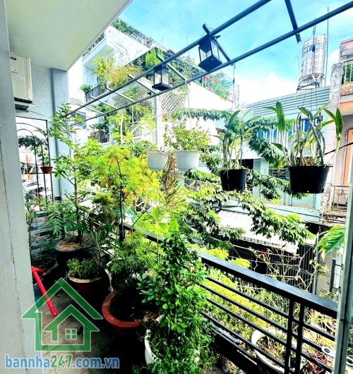 CHỈ 4,75 TỶ – MÃ LÒ – HẺM XE TẢI 6M – NHÀ ĐẸP 2 TẦNG BTCT - 48m² (4×12) 2PN – 3WC.  HIẾM TRONG KHU VỰC DT: 48m² (4×12) vuông vức Kết cấu: 2 tầng BTCT.