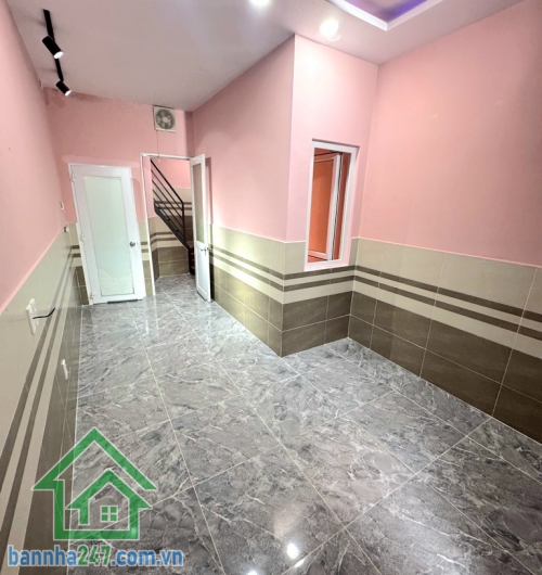 CHỈ 3,55 TỶ – NHÀ MỚI 4 TẦNG BTCT – NGAY MÃ LÒ & TỈNH LỘ 10 – GẦN AEON MALL TÊN LỬA - DT: 28m² - 3PN – 4WC * Diện tích: 28m² (ngang 3.05/3.15m x 9m) * Kết cấu: Nhà đẹp 4 tầng, xây bê tông cốt thép kiên cốt với 3PN master, máy lạnh, nội thất đầy đủ, xá