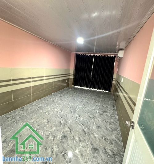 CHỈ 3,55 TỶ – NHÀ MỚI 4 TẦNG BTCT – NGAY MÃ LÒ & TỈNH LỘ 10 – GẦN AEON MALL TÊN LỬA - DT: 28m² - 3PN – 4WC * Diện tích: 28m² (ngang 3.05/3.15m x 9m) * Kết cấu: Nhà đẹp 4 tầng, xây bê tông cốt thép kiên cốt với 3PN master, máy lạnh, nội thất đầy đủ, xá