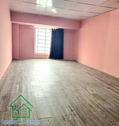 CHỈ 3,55 TỶ – NHÀ MỚI 4 TẦNG BTCT – NGAY MÃ LÒ & TỈNH LỘ 10 – GẦN AEON MALL TÊN LỬA - DT: 28m² - 3PN – 4WC * Diện tích: 28m² (ngang 3.05/3.15m x 9m) * Kết cấu: Nhà đẹp 4 tầng, xây bê tông cốt thép kiên cốt với 3PN master, máy lạnh, nội thất đầy đủ, xá