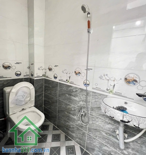 CHỈ 4,05 TỶ – NHÀ MỚI SÁT BÀ HOM – XE HƠI ĐẬU CỬA – 3PN – ĐƯỜNG THÔNG XE TẢI