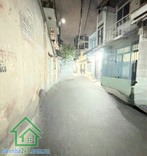 CHỈ 3,8 TỶ – HẺM NHỰA XE HƠI THÔNG – 31M² (3.3×9) – NHÀ 3 TẦNG – NỞ HẬU TÀI LỘC – KHU DÂN TRÍ CAO – GẦN ÂU CƠ – TÂN THÀNH – LŨY BÁN BÍCH Kết cấu: * Trệt + lửng * lầu 