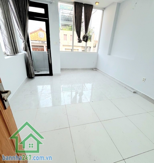 CHỈ 4,35 TỶ - NHÀ MỚI Ở NGAY – HẺM 3 GÁC – CÁCH VÀI CĂN RA MẶT TIỀN – KHU LÊ VĂN QUỚI – NGÃ TƯ 4 XÃ DT: 25m² (DTSD 80m²) – Kết cấu 1 trệt, 1 lửng, 2 lầu – 2PN - 3WC, ban công. 