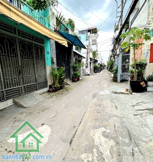 CHỈ 4,35 TỶ - NHÀ MỚI Ở NGAY – HẺM 3 GÁC – CÁCH VÀI CĂN RA MẶT TIỀN – KHU LÊ VĂN QUỚI – NGÃ TƯ 4 XÃ DT: 25m² (DTSD 80m²) – Kết cấu 1 trệt, 1 lửng, 2 lầu – 2PN - 3WC, ban công. 