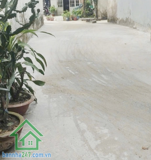 BÁN NHÀ LÔ GÓC – 3 MẶT TIỀN – 3 TẦNG – GIÁ 5,9 TỶ Kết cấu: 1 trệt, 2 lầu, tổng 3PN, 3WC, thiết kế rộng rãi thoáng mát. Hẻm xe hơi thông, thuận tiện kinh doanh.