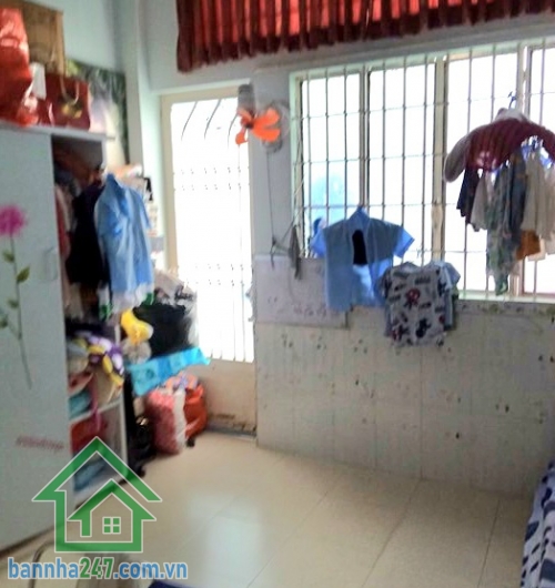 CHỈ 3,9 TỶ – NHÀ 3 TẦNG BTCT – NỞ HẬU TÀI LỘC – CÁCH MẶT TIỀN 3 CĂN – KHU CƯ XÁ BẮC HẢI – AN NINH, DÂN TRÍ CAO Diện tích: 18m² (nở hậu tài lộc) Kết cấu: Trệt + lửng + 1 lầu BTCT, gồm 2PN – 2WC, nhà đẹp ở ngay.