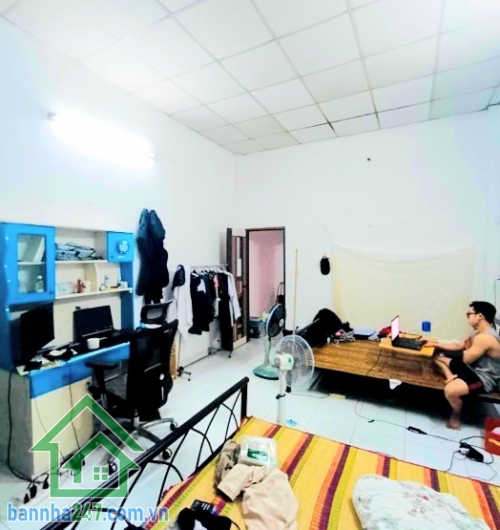 CHỈ 7,1 TỶ – HẺM XE TẢI – CÁCH MẶT TIỀN 50M – PHẠM VĂN BẠCH - DT: 70M² - NHÀ RẤT PHÙ HỢP KINH DOANH – LÀM XƯỞNG – VP CÔNG TY - 3 PN – 2 WC Diện tích: 70m² (4x17,5)m