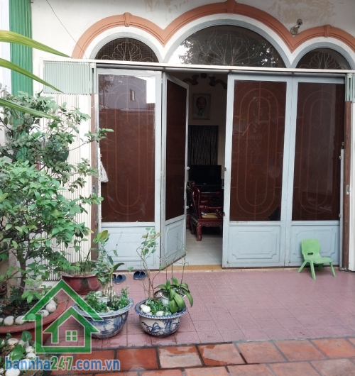 HẺM XE TẢI 6M – TRƯƠNG PHƯỚC PHAN – LÊ VĂN QUỚI – NGAY NGÃ TƯ 4 XÃ DT: 5 x 22 = 110m² – Nhà 1 trệt 1 lầu, cũ, tiện xây mới. Thích hợp xây căn hộ dịch vụ, biệt thự...