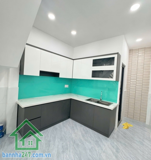 BÁN NHÀ TÂN PHÚ – GIÁ CHỈ 4,38 TỶ – NHÀ MỚI, HẺM 4M, 3PN * Diện tích: 3.05 x 12.5m – Kết cấu 3 tầng kiên cố * Công năng đầy đủ: 3PN, 2WC, ban công thoáng * Vào ở ngay. 