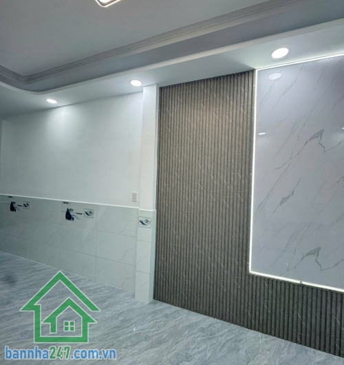 BÁN NHÀ TÂN PHÚ – GIÁ CHỈ 4,38 TỶ – NHÀ MỚI, HẺM 4M, 3PN * Diện tích: 3.05 x 12.5m – Kết cấu 3 tầng kiên cố * Công năng đầy đủ: 3PN, 2WC, ban công thoáng * Vào ở ngay. 