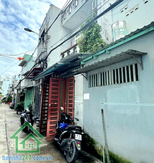  4.65 TỶ – NHÀ 2 TẦNG BTCT – HẺM XE TẢI 6M – NGAY LÊ VĂN QUỚI, BÌNH TÂN - DT: (4x 11)m - 2PN, 2WC. Diện tích: 4 x 11m (đã trả lộ giới) Kết cấu: 2 Tầng (1 trệt + 1 lầu.