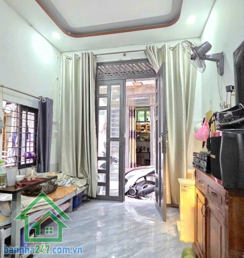 CHỈ 2.78 TỶ – NHÀ 3 TẦNG ĐÚC ĐẸP – HUỲNH VĂN CHÍNH, P. PHÚ TRUNG, Q. TÂN PHÚ - 2PN, 3WC Vị trí: Hẻm 3 gác, cách mặt tiền chỉ 50m – di chuyển cực kỳ thuận tiện!