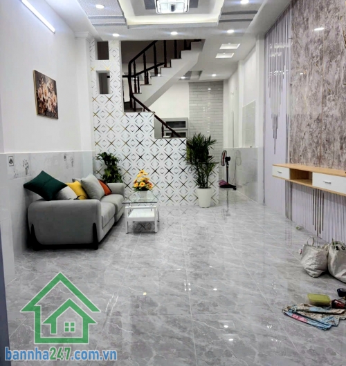 CHỈ 4,95 TỶ – HẺM XE TẢI VIP – NHÀ ĐẸP Ở LIỀN – LÊ VĂN QUỚI – 2 TẦNG BTCT – 2PN, 2WC – DT 4x12m (CN 45m² VUÔNG VỨC) Nhà mới – dọn vào ở ngay. Tặng kèm: 1 máy lạnh + bộ bàn ghế cao cấp. - Kết cấu: Trệt + lầu BTCT, 2PN, 2WC.