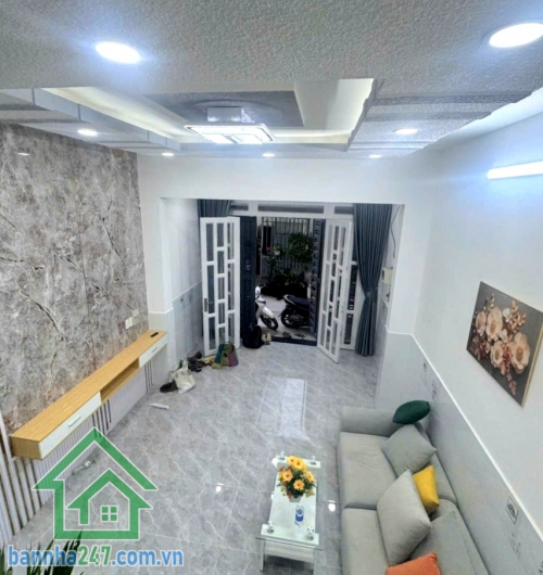 CHỈ 4,95 TỶ – HẺM XE TẢI VIP – NHÀ ĐẸP Ở LIỀN – LÊ VĂN QUỚI – 2 TẦNG BTCT – 2PN, 2WC – DT 4x12m (CN 45m² VUÔNG VỨC) Nhà mới – dọn vào ở ngay. Tặng kèm: 1 máy lạnh + bộ bàn ghế cao cấp. - Kết cấu: Trệt + lầu BTCT, 2PN, 2WC.