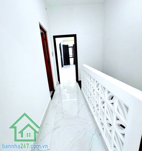 CHỈ 5,2 TỶ – GÓC 2 MẶT TIỀN KINH DOANH – XE TẢI THÔNG – Ở + BUÔN BÁN ĐỈNH - 3PN – 2WC Diện tích: 4 × 14.5m – vuông vức Kết cấu: 1 trệt 1 lầu – xây kiên cố - Mob 0933144037