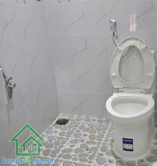 HẺM 3M THÔNG – P15 TÂN BÌNH – GẦN PHẠM VĂN BẠCH – CHỈ 4,35 TỶ Diện tích: 3.2 x 18m, DTSD 68m2. Kết cấu 2 tầng gồm 3PN, 2WC, phòng khách, bếp. Vị trí đẹp. 