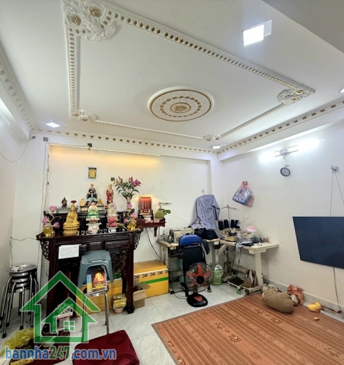 CHỈ 6,5 TỶ – KỀ AEON MALL TÂN PHÚ – NHÀ 5 TẦNG – HX TẢI 6M – 58M² 4PN – 4WC – Hoàn công đủ – Sổ đẹp – Hướng Đông Diện tích: 4 × 14.5m (58m²). Kết cấu: 1 trệt – 1 lửng – 3 lầu – sân thượng trước/sau BTCT. Công năng: 4PN – 4WC, nhà như mới, dọn vào ở ngay. 