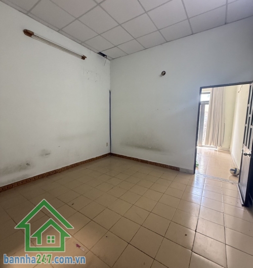 MẶT TIỀN ĐẸP - XE TẢI TRÁNH - NHỈNH 6 TỶ - KINH DOANH SẦM UẤT BÌNH TÂN