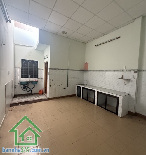 MẶT TIỀN ĐẸP - XE TẢI TRÁNH - NHỈNH 6 TỶ - KINH DOANH SẦM UẤT BÌNH TÂN