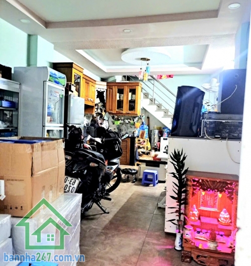 CHỈ 3,75 TỶ – NHÀ 3 TẦNG KIÊN CỐ – HẺM XE TẢI 7M THÔNG – GẦN AEON MALL – GIÁP TÂN PHÚ - DT: 32m² (3 tầng BTCT – 2PN, 2WC) Vị trí cực đẹp: vài bước ra Bình Long.