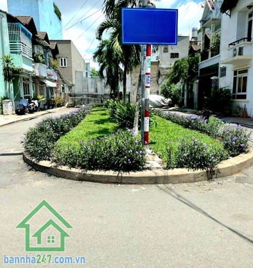 CHỈ 3,75 TỶ – NHÀ 3 TẦNG KIÊN CỐ – HẺM XE TẢI 7M THÔNG – GẦN AEON MALL – GIÁP TÂN PHÚ - DT: 32m² (3 tầng BTCT – 2PN, 2WC) Vị trí cực đẹp: vài bước ra Bình Long.