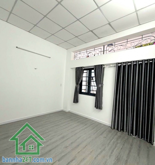 CHỈ 5,99 TỶ – KHU VIP VƯỜN LÀI – TÂN PHÚ - 1 BƯỚC RA MẶT TIỀN – XE HƠI THOÁNG – NHÀ 3 TẦNG - 3PN – 2WC Diện tích: 4 x 10m = 40m² – sổ vuông đẹp Kết cấu: 1 trệt Lửng Lầu Mob 0933144037