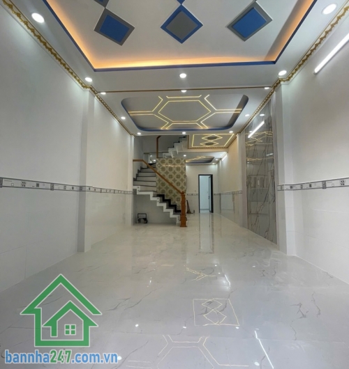HIẾM – HẺM XE HƠI 7M THÔNG – LÊ VĂN QUỚI GIÁP TÂN PHÚ – 2 TẦNG – 60M² – CHỈ 5.75 TỶ * Nhà BTCT kiên cố: 1 trệt 1 lầu, ban công thoáng mát, giếng trời, gồm 3PN, 2WC.