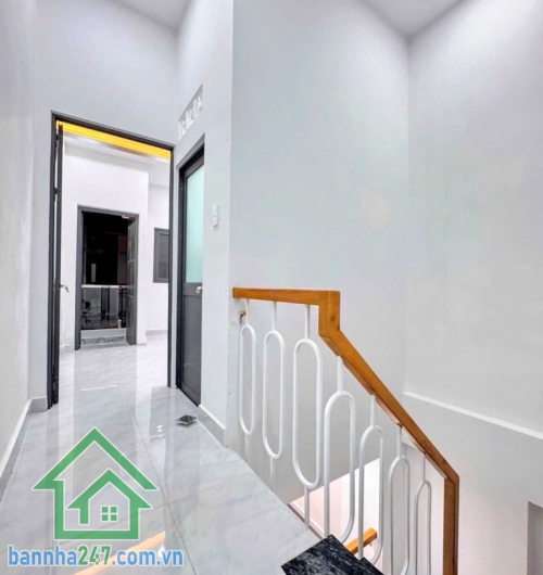 CHỈ 3.179 TỶ – NHÀ 2 TẦNG GẦN CHỢ BÌNH LONG – HẺM 3M – GIÁP TÂN PHÚ – SỔ ĐẸP, HOÀN CÔNG ĐỦ * Diện tích: 3 x 8m – DTSD: 48m² * Kết cấu: 1 trệt 1 lầu, gồm 2PN + 2WC
