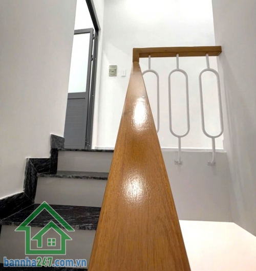 CHỈ 3.179 TỶ – NHÀ 2 TẦNG GẦN CHỢ BÌNH LONG – HẺM 3M – GIÁP TÂN PHÚ – SỔ ĐẸP, HOÀN CÔNG ĐỦ * Diện tích: 3 x 8m – DTSD: 48m² * Kết cấu: 1 trệt 1 lầu, gồm 2PN + 2WC
