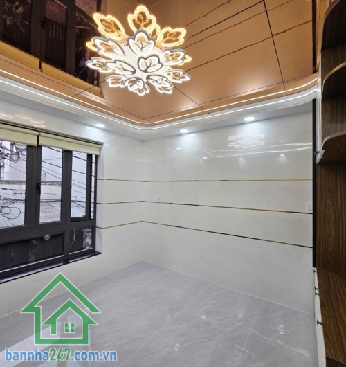 CHỈ 6,4 TỶ - NHÀ 5 TẦNG MỚI ĐẸP – FULL NỘI THẤT – HXH TRÁNH - NGAY LÊ VĂN QUỚI – KHU 4 XÃ – GIÁP Q6, Q11 Diện tích: 44m² (4 x 11m) – đất vuông vức, phong thủy phong thủy đẹp. Kết cấu: 1 trệt + 1 lửng + 3 lầu + sân thượng (5 tầng BTCT) - 5 PN - 5 WC, Phòng