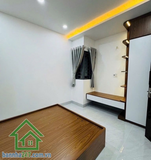 CHỈ 6,4 TỶ - NHÀ 5 TẦNG MỚI ĐẸP – FULL NỘI THẤT – HXH TRÁNH - NGAY LÊ VĂN QUỚI – KHU 4 XÃ – GIÁP Q6, Q11 Diện tích: 44m² (4 x 11m) – đất vuông vức, phong thủy phong thủy đẹp. Kết cấu: 1 trệt + 1 lửng + 3 lầu + sân thượng (5 tầng BTCT) - 5 PN - 5 WC, Phòng