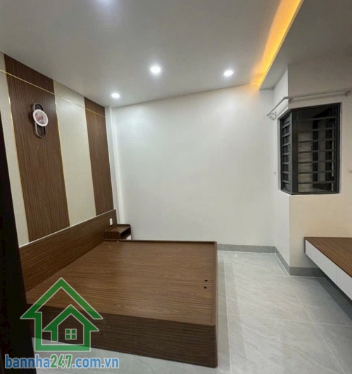 CHỈ 6,4 TỶ - NHÀ 5 TẦNG MỚI ĐẸP – FULL NỘI THẤT – HXH TRÁNH - NGAY LÊ VĂN QUỚI – KHU 4 XÃ – GIÁP Q6, Q11 Diện tích: 44m² (4 x 11m) – đất vuông vức, phong thủy phong thủy đẹp. Kết cấu: 1 trệt + 1 lửng + 3 lầu + sân thượng (5 tầng BTCT) - 5 PN - 5 WC, Phòng