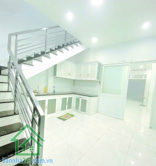 NHỈNH 5 TỶ – HẺM XE TẢI THÔNG – NHÀ MỚI ĐẸP 2 TẦNG BTCT DT 64m² (4x16)m – SỔ VUÔNG VỨC – HOÀN CÔNG ĐỦ – NGAY GÒ XOÀI – LÊ VĂN QUỚI – GIÁP TÂN PHÚ DT: 4 x 16m vuông vức – công nhận đủ. Kết cấu: 1 trệt – 1 lầu BTCT kiên cố • Phòng khách lớn để được ô tô 